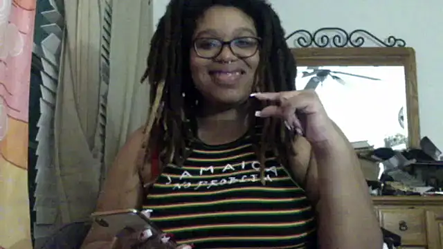 Snapshot of GoddessHoney55 chatting on 10.16.25 GoddessHoney55 online show from 10.16.25