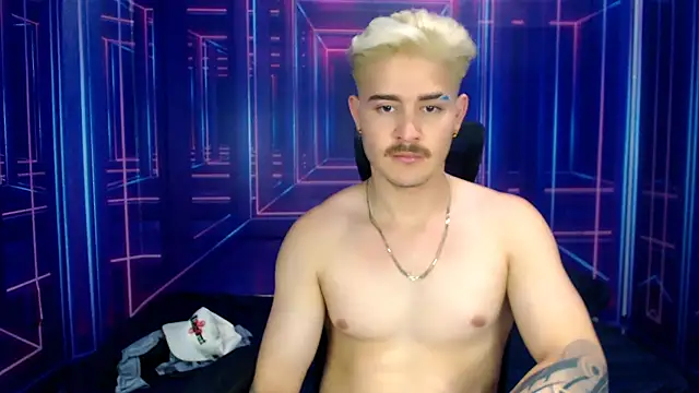 AlexPiersss online show from 10.18.25