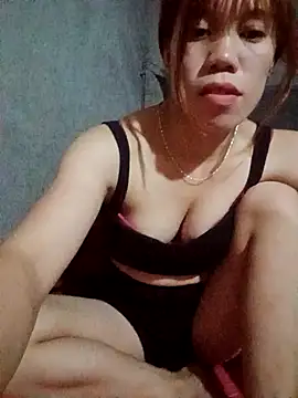 Snapshot of nhinhi-sexy chatting on 10.24.25 nhinhi-sexy online show from 10.24.25