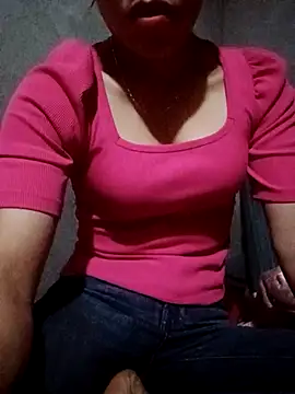 Snapshot of nhinhi-sexy chatting on 11.02.25 nhinhi-sexy online show from 11.02.25