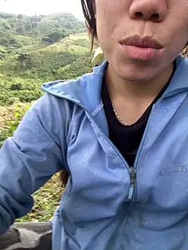 Snapshot of nhinhi-sexy chatting on 11.14.25 nhinhi-sexy online show from 11.14.25