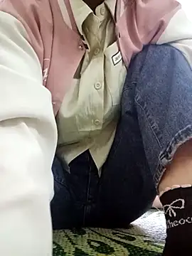 Snapshot of nhinhi-sexy chatting on 11.19.25 nhinhi-sexy online show from 11.19.25