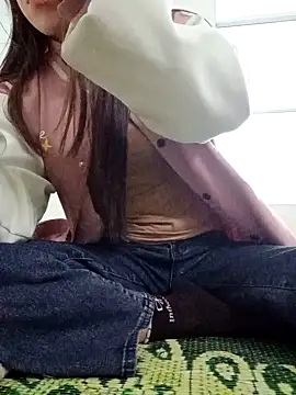 Snapshot of nhinhi-sexy chatting on 11.19.25 nhinhi-sexy online show from 11.19.25