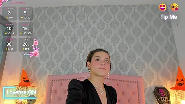 kendallspears 1 online show from 10.31.25