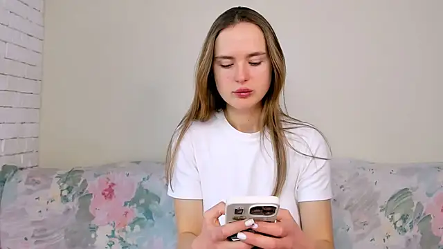 LilMary  online show from 02.04.26