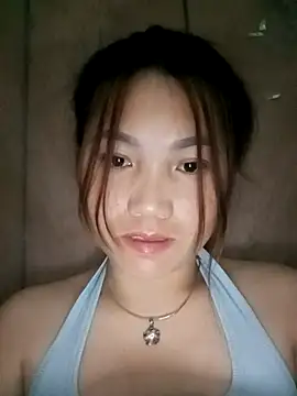 min-xinh online show from 10.23.25