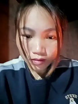 min-xinh online show from 11.30.25