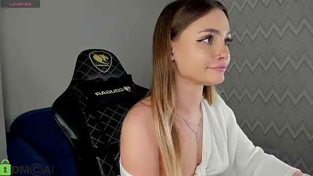 KarinaBroks online show from 11.03.25