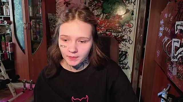 Liaaa Li online show from 10.17.25