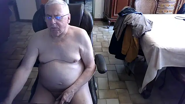 Snapshot of Alain633 chatting on 02.13.26 Alain633 online show from 02.13.26