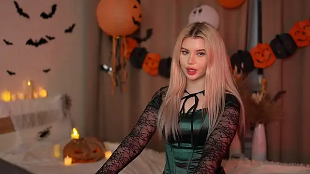 AshleyNikoo online show from 10.29.25