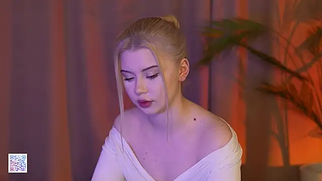 AshleyNikoo online show from 11.24.25