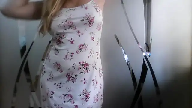 Snapshot of CamilleMinx chatting on 10.07.25 CamilleMinx online show from 10.07.25