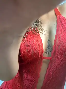 AlinemariaX online show from 11.20.25