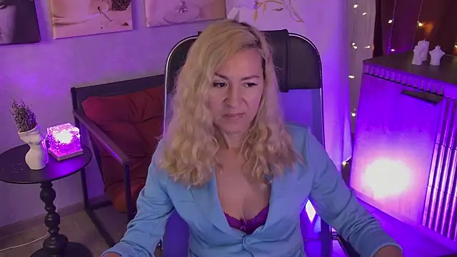 Snapshot of DonnaSmitth chatting on 07.14.26 DonnaSmitth online show from 07.14.26