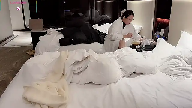 NEWONETO online show from 12.23.25