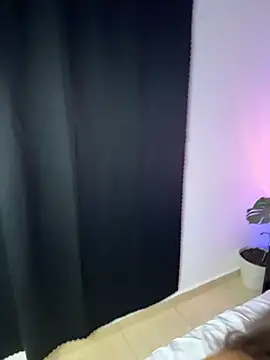 Snapshot of lurosscy chatting on 02.04.26 lurosscy online show from 02.04.26