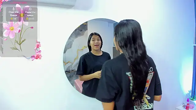 liz  cute online show from 11.21.25