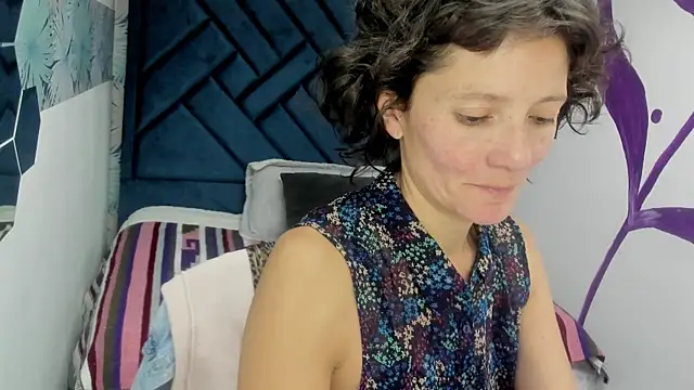 Valery More   online show from 10.28.25