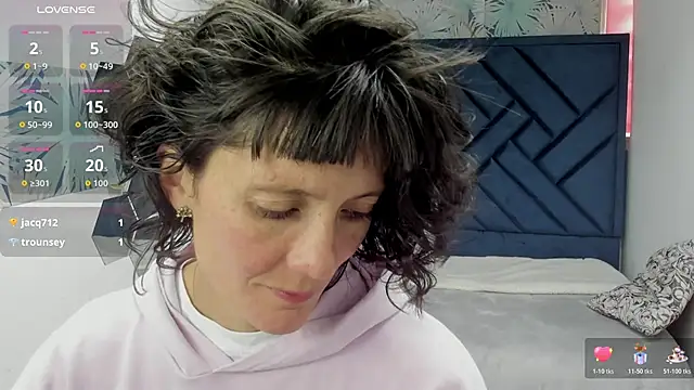 Valery More   online show from 11.30.25