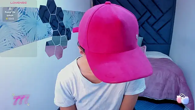 Valery More   online show from 05.30.26