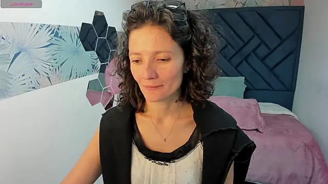 Valery More   online show from 06.02.26