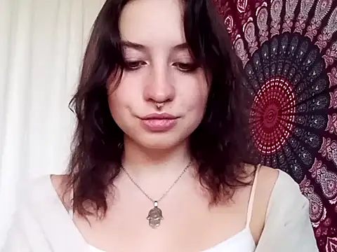 Snapshot of AdalynKiss chatting on 10.20.25 AdalynKiss online show from 10.20.25