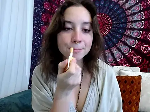 Snapshot of AdalynKiss chatting on 12.01.25 AdalynKiss online show from 12.01.25