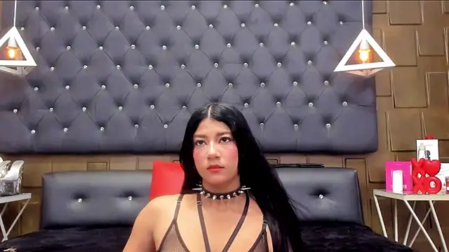 Snapshot of AmbarMonroe chatting on 04.27.26 AmbarMonroe online show from 04.27.26