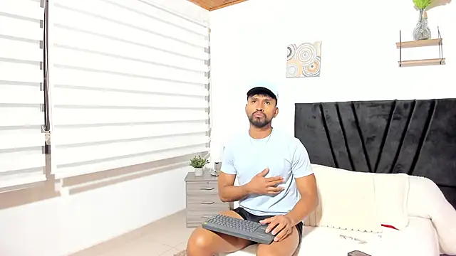 Taylormaccurdy  online show from 10.06.25