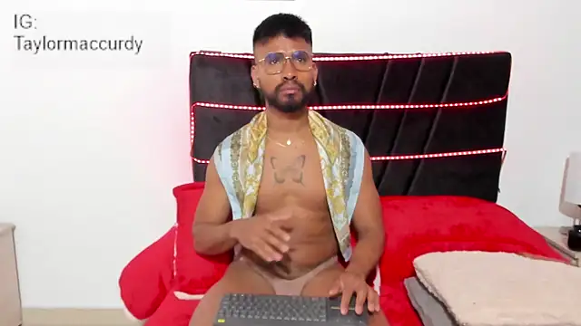 Taylormaccurdy  online show from 12.02.25