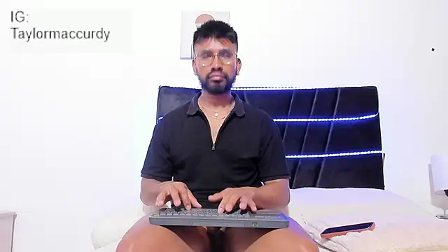 Taylormaccurdy  online show from 12.05.25