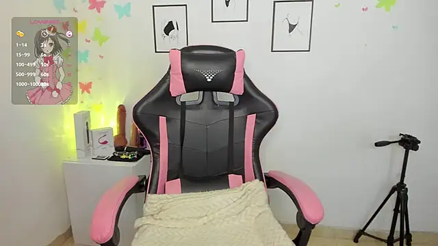 AndreaG  online show from 04.11.26