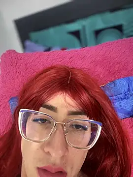 Snapshot of NICOLLE__12 chatting on 10.14.25 NICOLLE 12 online show from 10.14.25