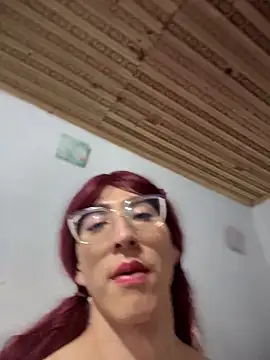 Snapshot of NICOLLE__12 chatting on 10.15.25 NICOLLE 12 online show from 10.15.25