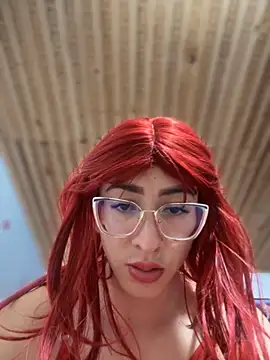 Snapshot of NICOLLE__12 chatting on 10.18.25 NICOLLE 12 online show from 10.18.25