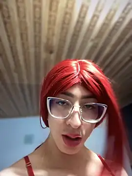 Snapshot of NICOLLE__12 chatting on 10.20.25 NICOLLE 12 online show from 10.20.25