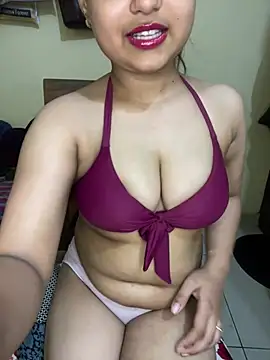 Snapshot of soniyaverma00 chatting on 05.15.26 soniyaverma00 online show from 05.15.26