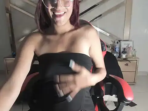 Snapshot of NathaliaRoosRs chatting on 09.28.25 NathaliaRoosRs online show from 09.28.25