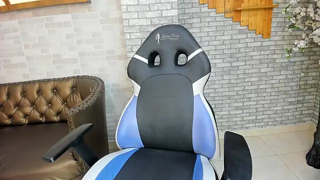 Alisonn Doll online show from 02.18.26