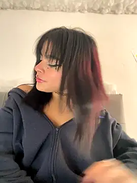 Veeronica  online show from 10.03.25