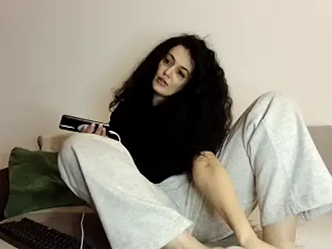 Snapshot of JadeLure chatting on 09.29.25 JadeLure online show from 09.29.25