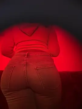 Snapshot of bellacagyal chatting on 11.23.25 bellacagyal online show from 11.23.25