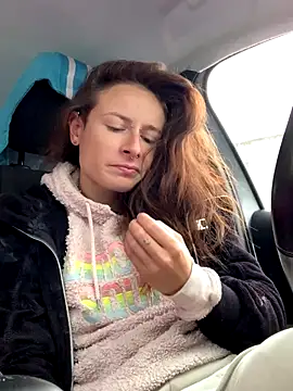 GoldenPussy1329 online show from 10.27.25