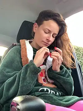 GoldenPussy1329 online show from 11.17.25