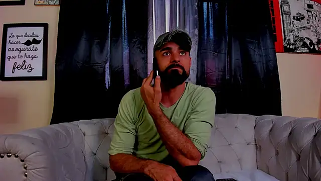 Snapshot of Kael_Bronte chatting on 10.31.25 Kael Bronte online show from 10.31.25