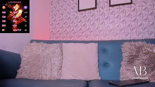 VynnyBlacke  online show from 11.06.25