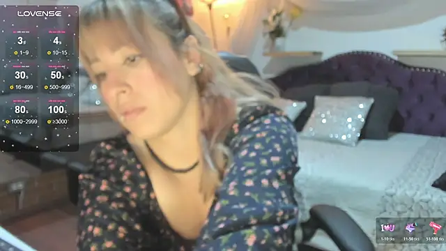 sophialyh 1 online show from 11.22.25