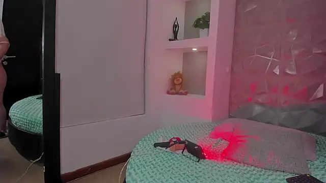 Maya Rivers online show from 10.22.25