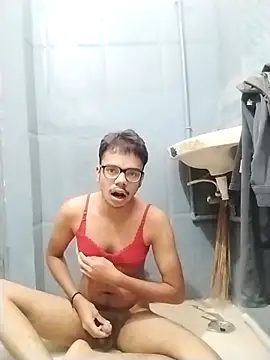 Snapshot of sexybobby13 chatting on 10.07.25 sexybobby13 online show from 10.07.25